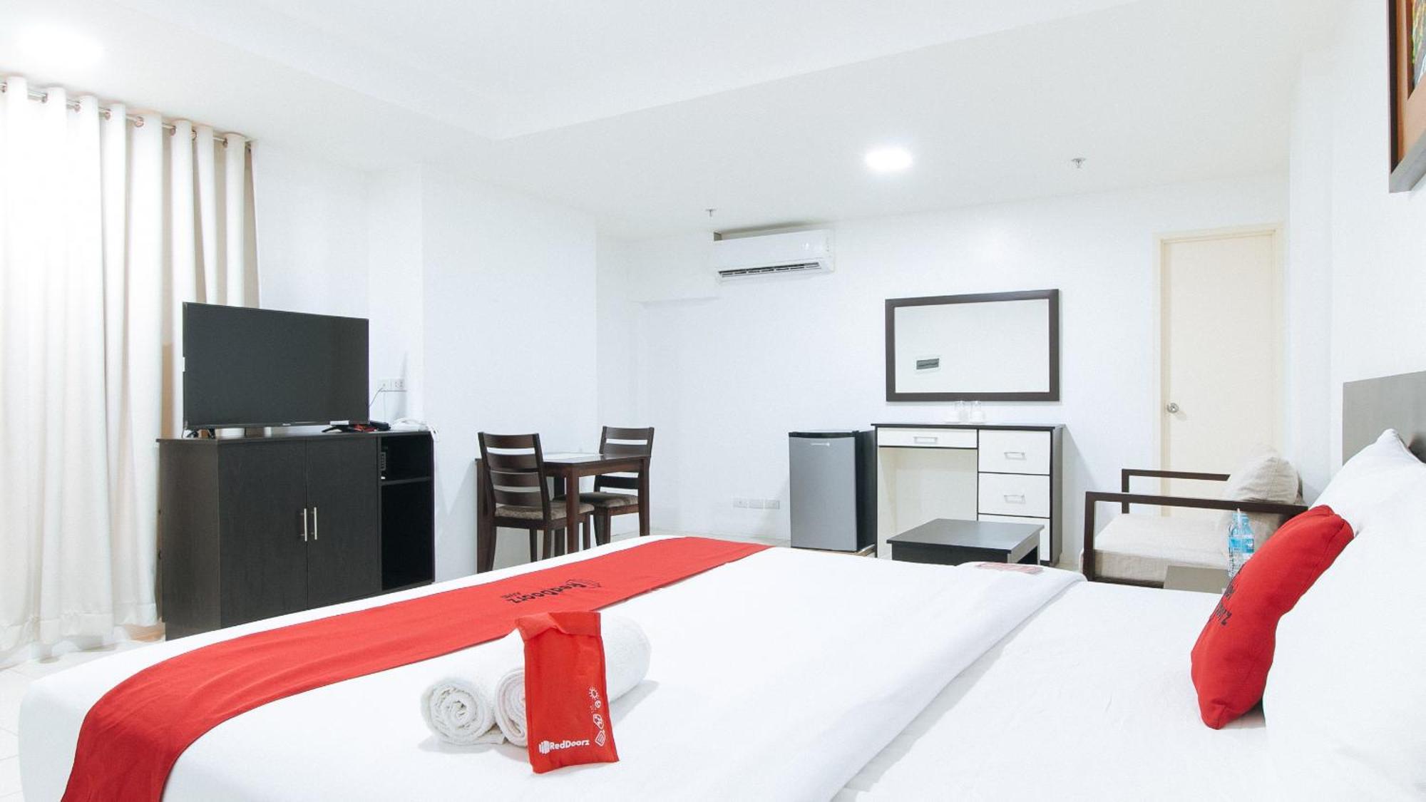 Reddoorz Plus At Evangelista Street Makati Makati City Extérieur photo