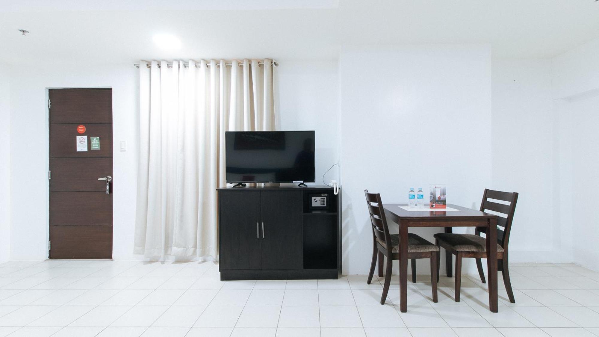 Reddoorz Plus At Evangelista Street Makati Makati City Extérieur photo