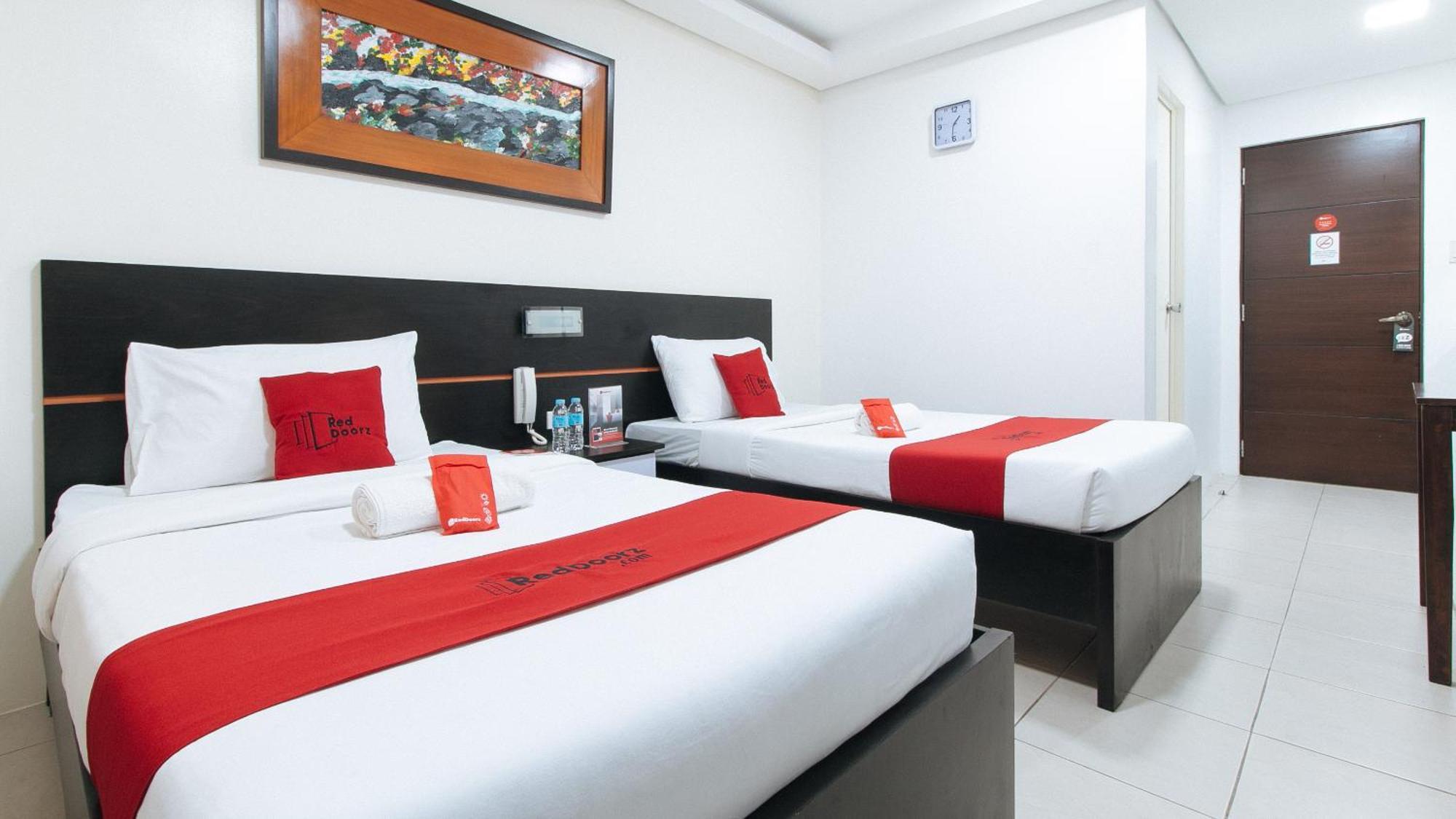 Reddoorz Plus At Evangelista Street Makati Makati City Extérieur photo