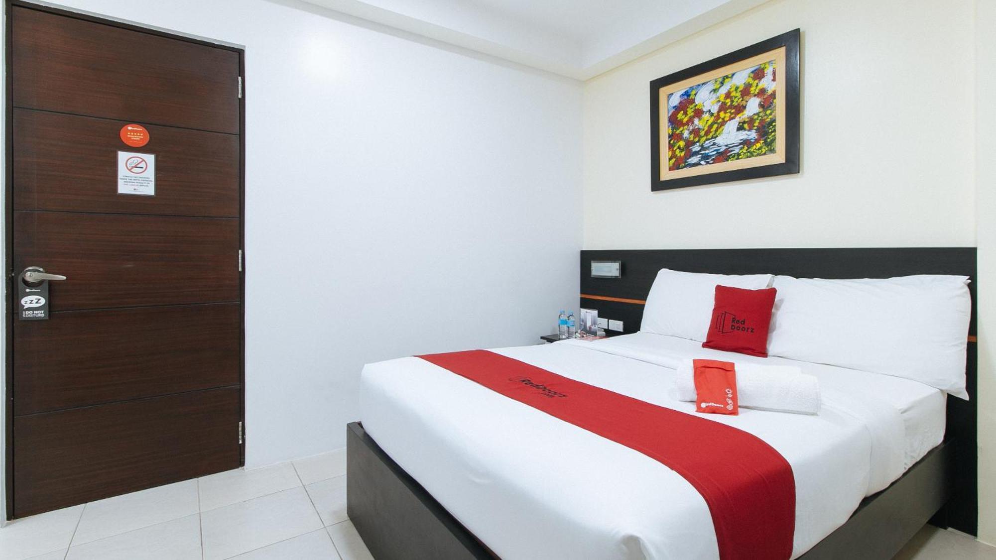 Reddoorz Plus At Evangelista Street Makati Makati City Extérieur photo