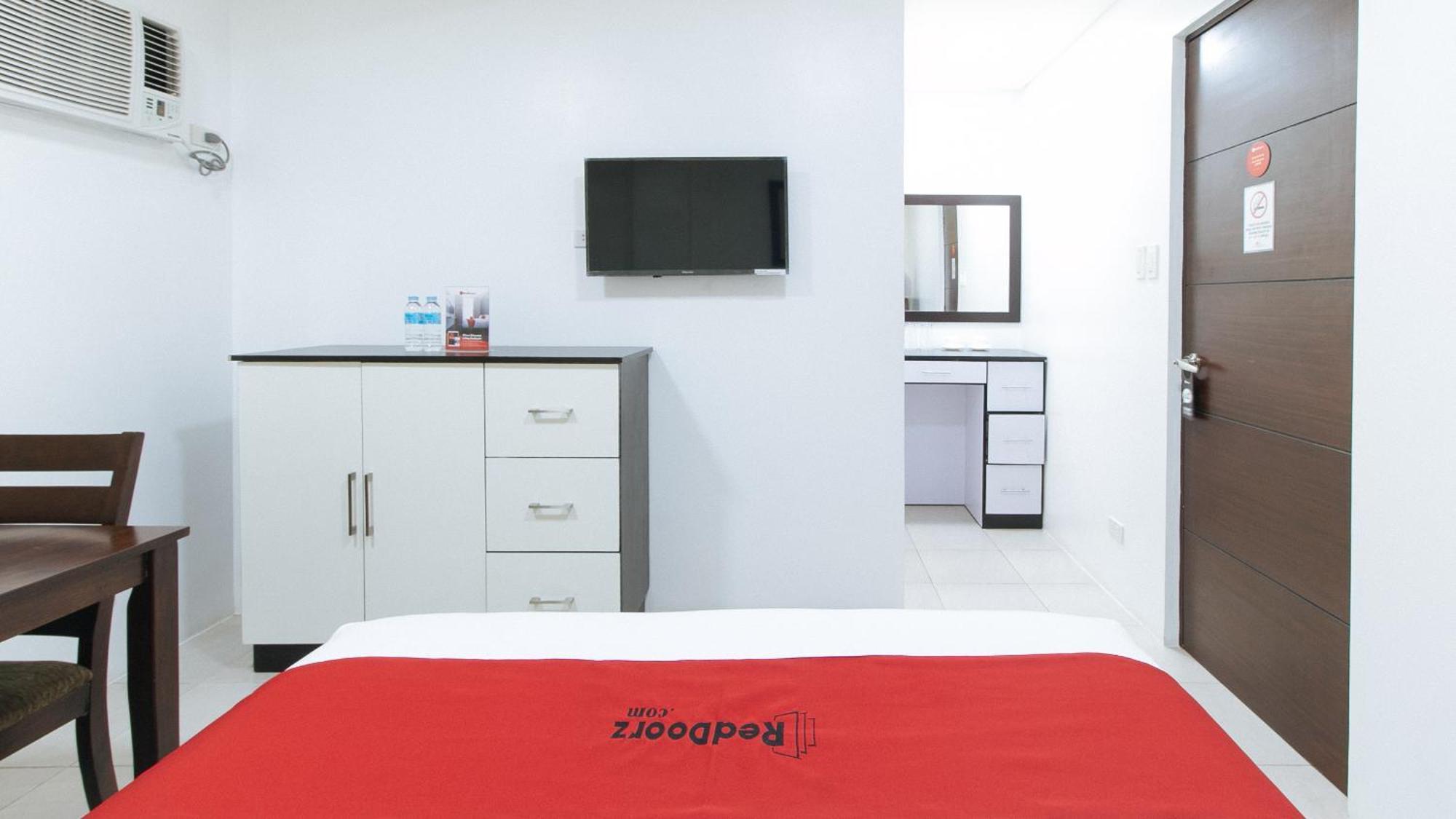 Reddoorz Plus At Evangelista Street Makati Makati City Extérieur photo
