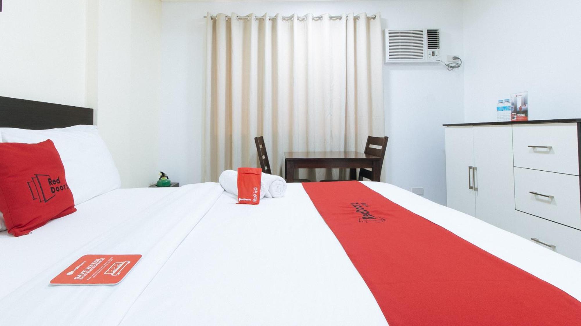 Reddoorz Plus At Evangelista Street Makati Makati City Extérieur photo