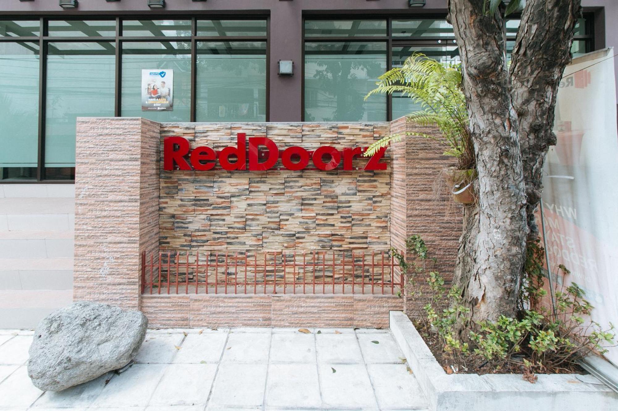 Reddoorz Plus At Evangelista Street Makati Makati City Extérieur photo