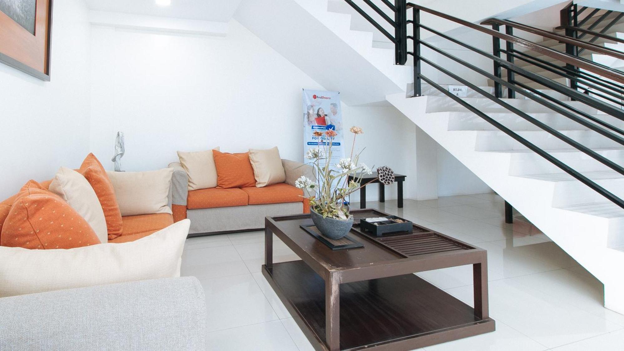 Reddoorz Plus At Evangelista Street Makati Makati City Extérieur photo