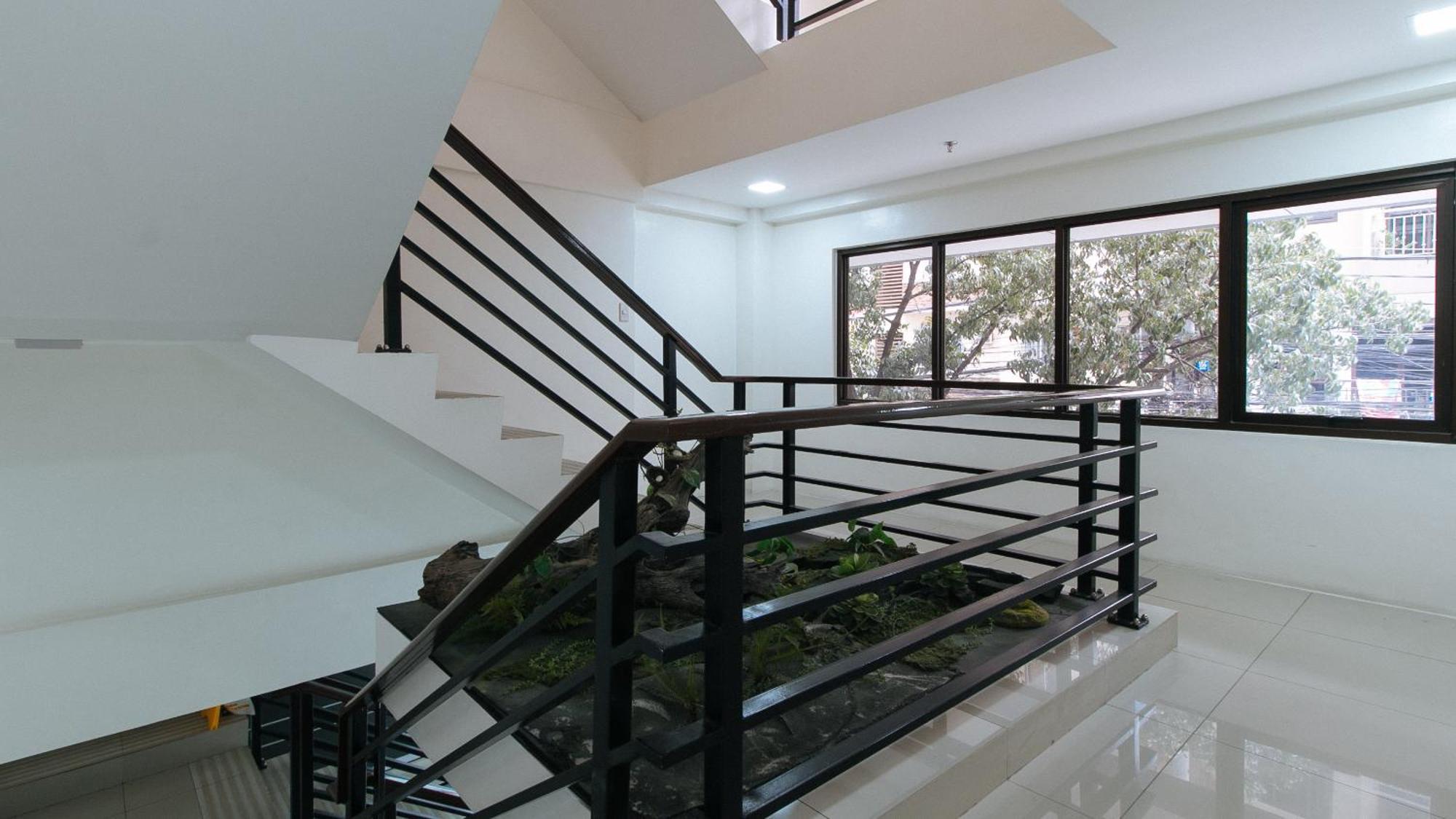 Reddoorz Plus At Evangelista Street Makati Makati City Extérieur photo