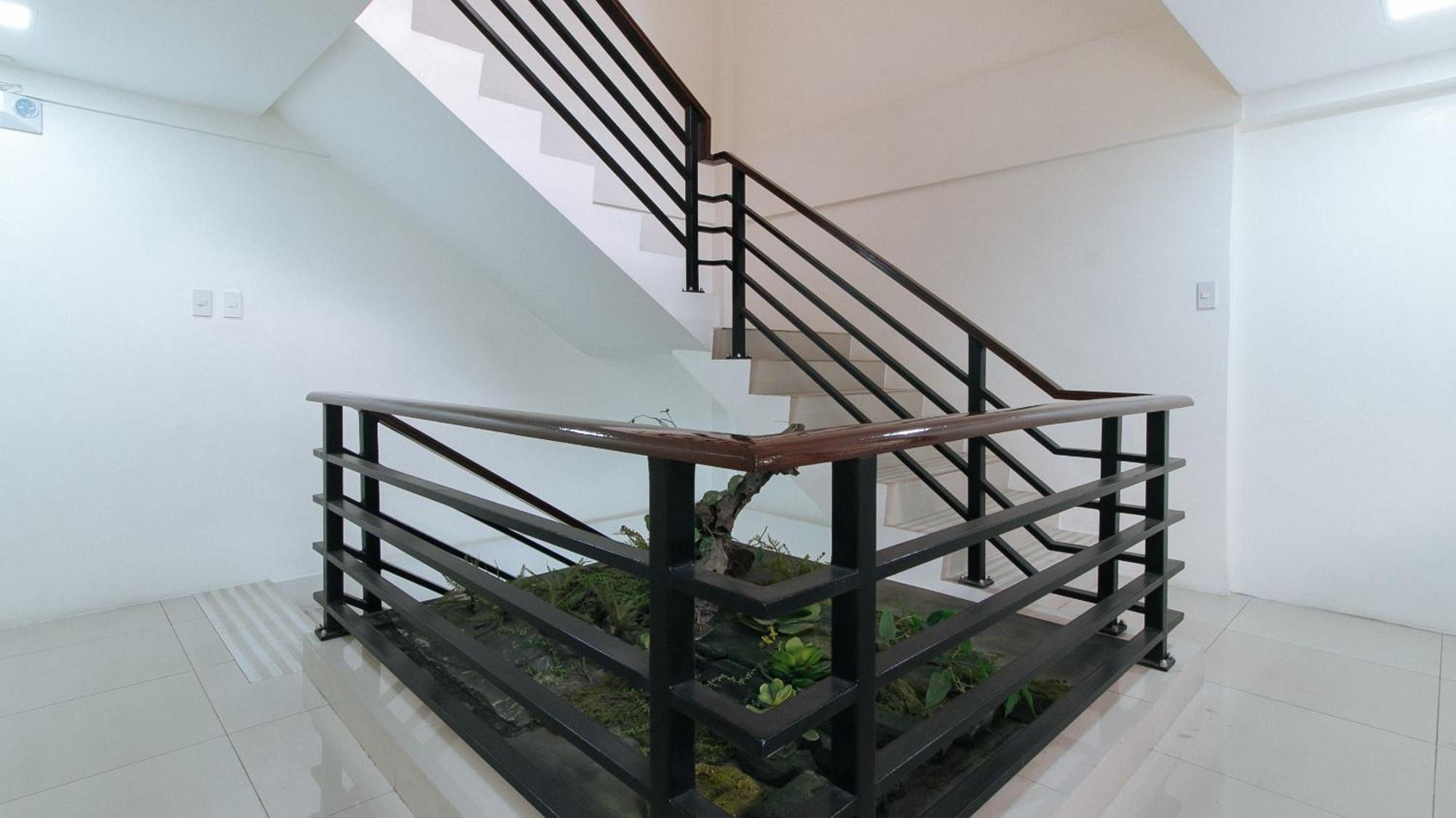 Reddoorz Plus At Evangelista Street Makati Makati City Extérieur photo