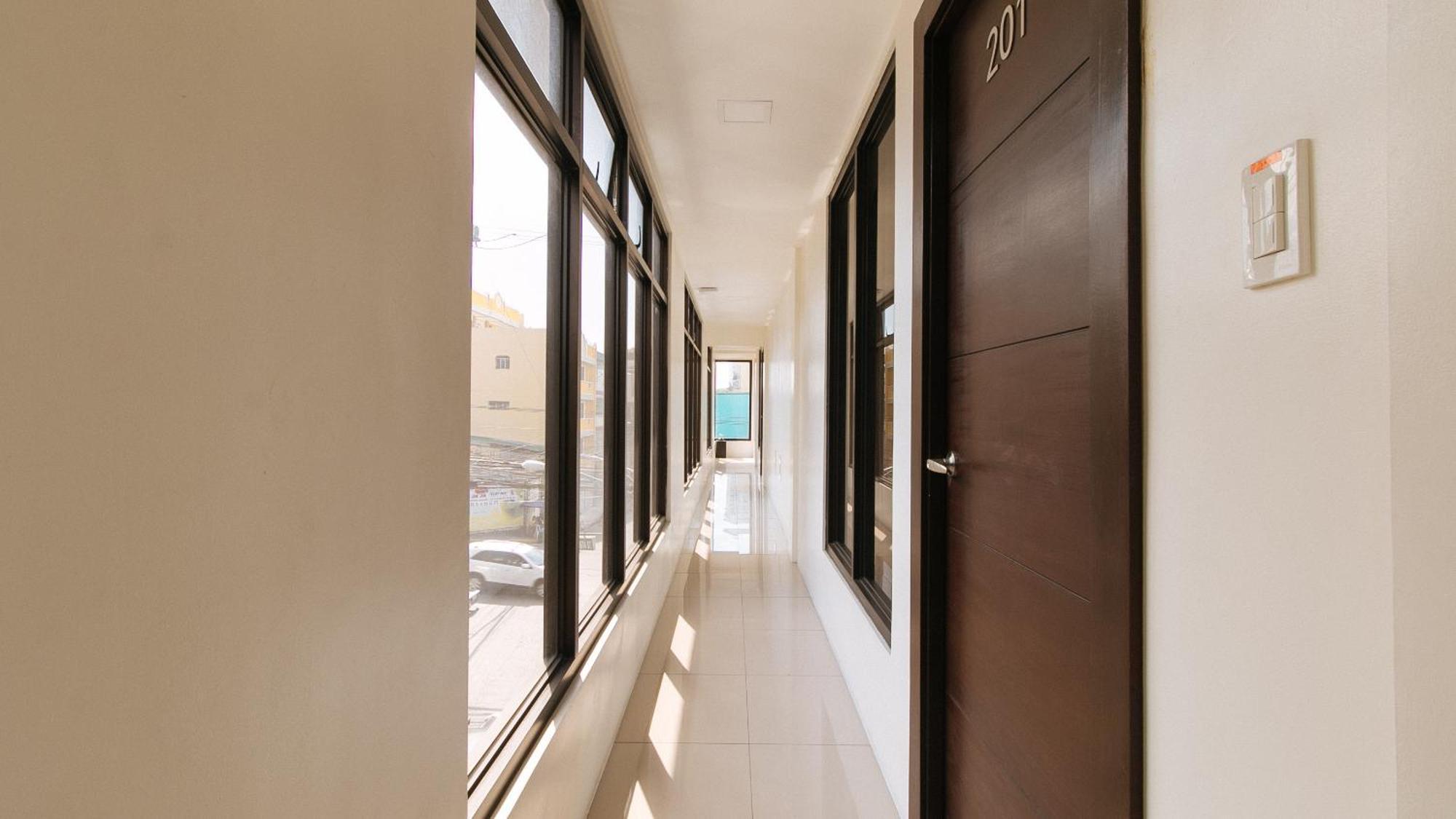 Reddoorz Plus At Evangelista Street Makati Makati City Extérieur photo